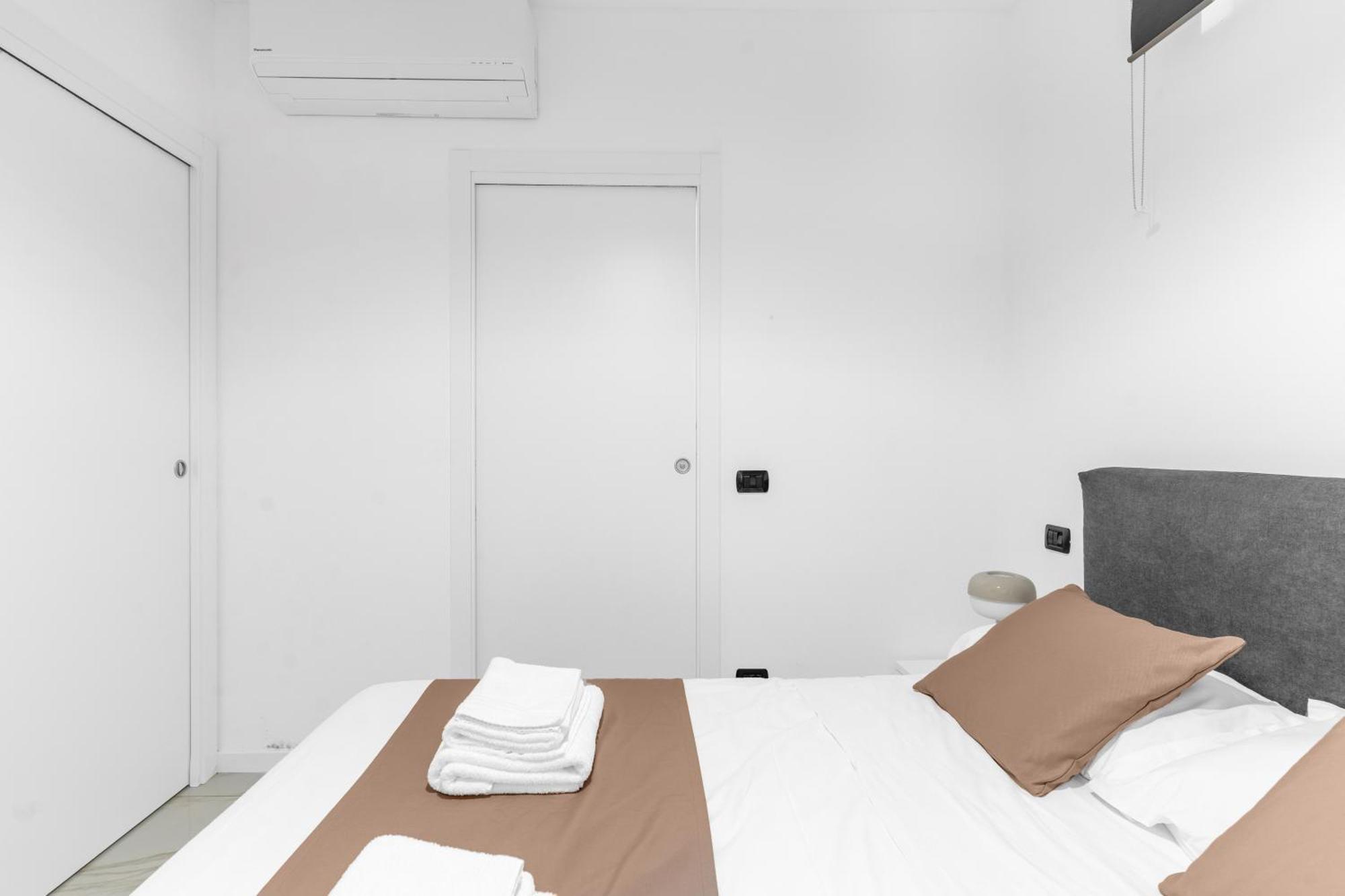 Mi Casa - Appartamento In Ponte Nuovo Milán Exteriér fotografie